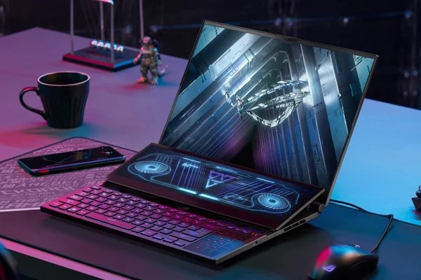 Về cấu hình, ASUS ROG Zephyrus Duo 16 GX650PZ được trang bị con chip AMD Ryzen 9 7945HX 16 nhân 32 luồng, 5.4GHz, kiến trúc Zen 4 mạnh mẽ nhất trên laptop, nó thậm chí còn vượt qua nhiều mẫu CPU cho máy tính để bàn ở thời điểm hiện tại.  Bên cạnh đó là GPU RTX 4080 12GB, 32GB RAM (up to 64GB), 1TB SSD M2 (còn trống 1 slot) đảm bảo mọi tác vụ từ edit video 4K, animation, SFX hay thậm chí là VFX mức độ trung bình đều đáp ứng ngon. Cấu hình này thậm chí còn xử lý ngon cho tác vụ livestream nhiều camera cùng lúc, đáp ứng tốt những nhu cầu chuyên nghiệp.