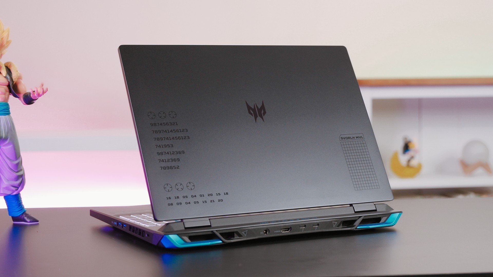 Màn hình của Predator Helios Neo 16 có kích thước 16 inch, tỉ lệ 16:10 chuẩn gaming, với độ phân giải WQXGA (2560×1600) rõ nét cùng độ sáng đến 500 nits